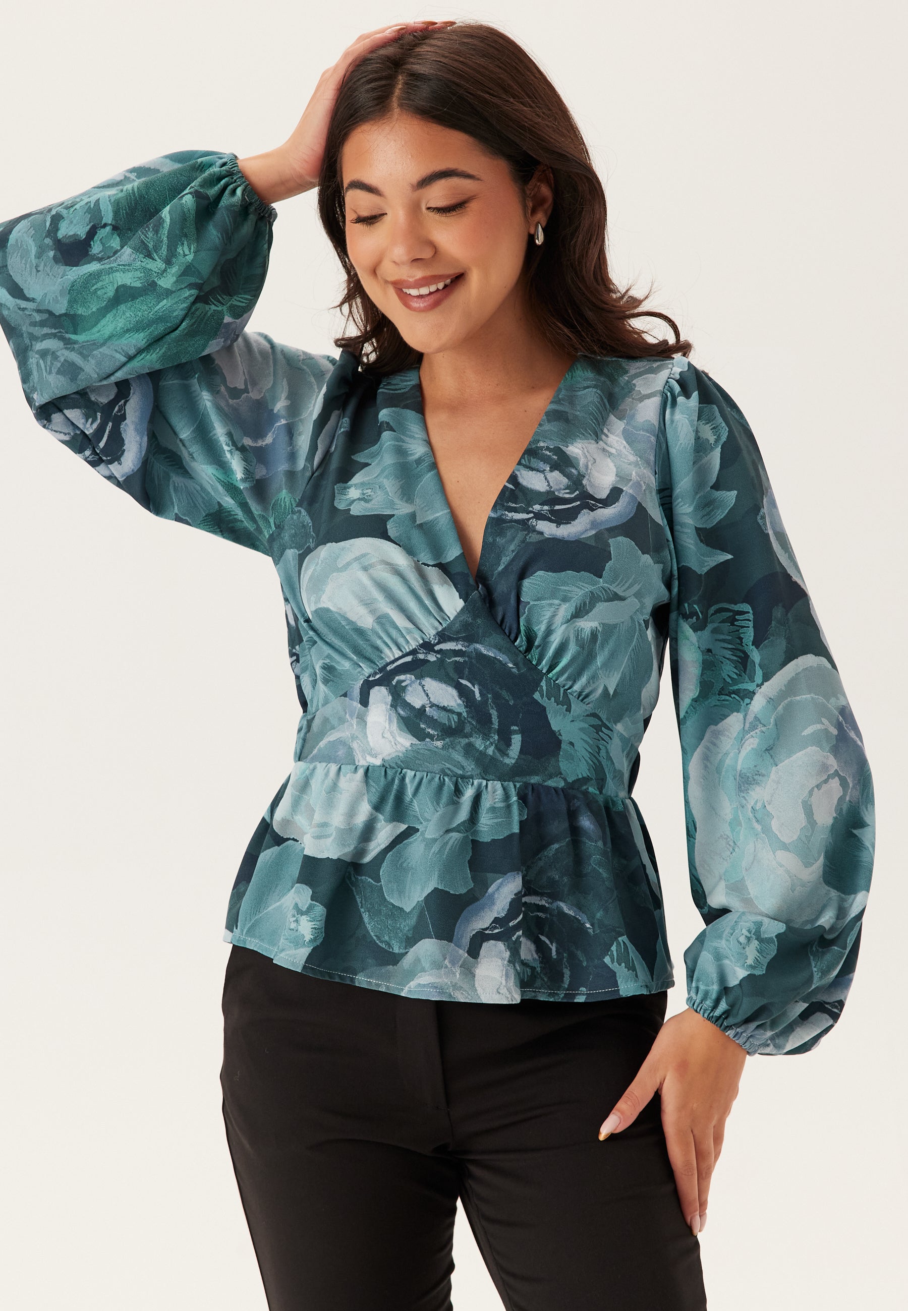 BUBBLEROOM V-neck L/S Blouse