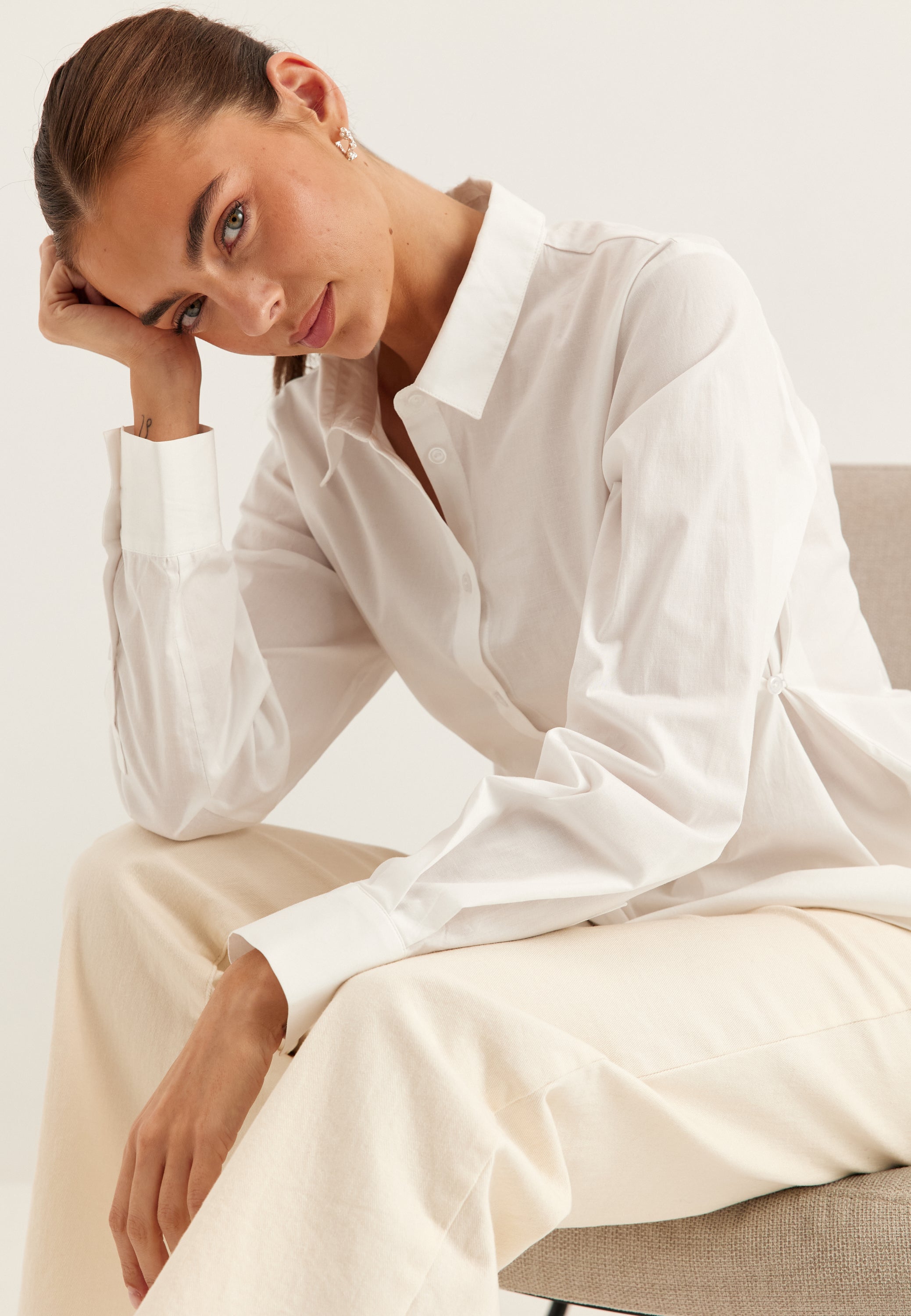 BUBBLEROOM Sinched Waist Shirt