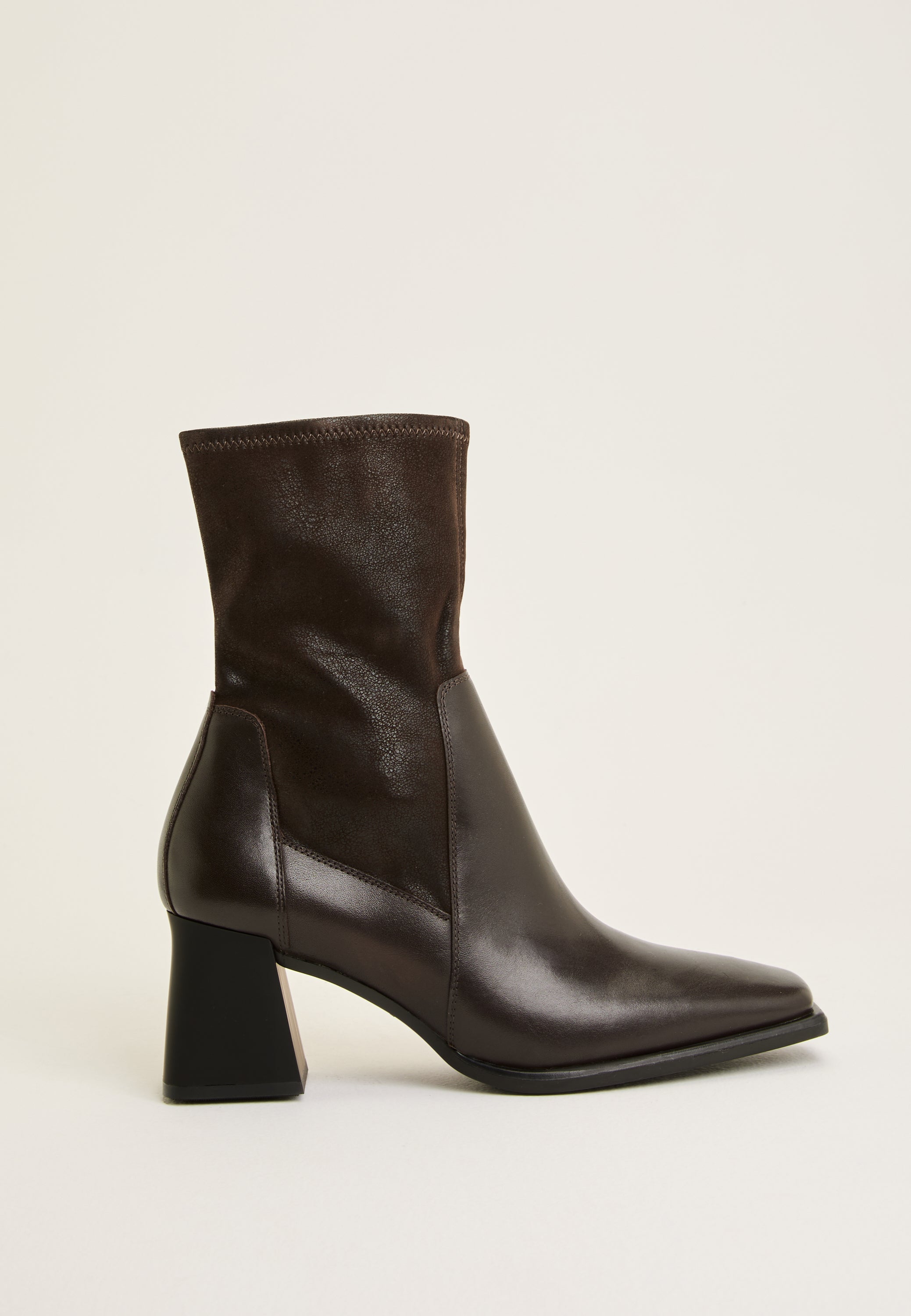 VAGABOND SHOEMAKERS Hedda Classic Boots
