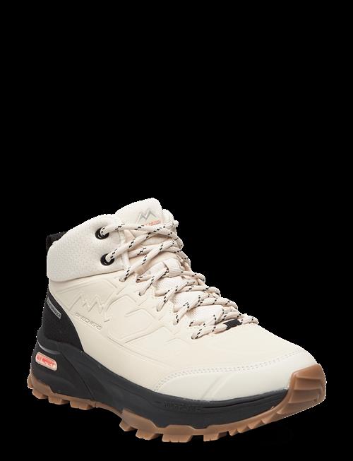 Skechers | Max Protect Legacy Weekend Getaway | 38