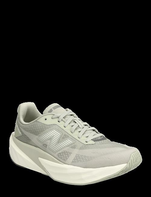 New Balance | New Balance Fuelcell Rebel V5 | 45.5