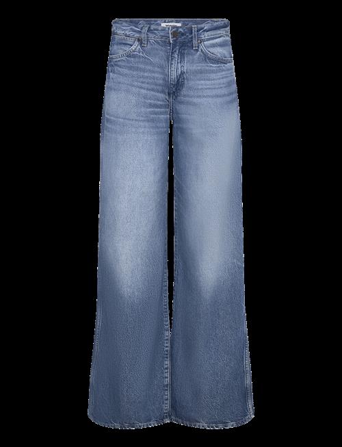 Wrangler | World Wide | 26 x 34