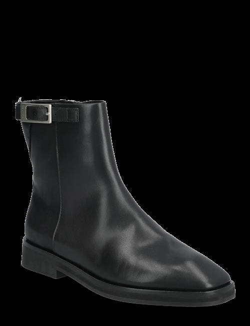 Calvin Klein | Formal Ankle Boot W/ Buckle | 38