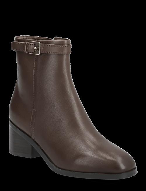 Tommy Hilfiger | Th Buckle Riding Mid Heel Bootie | 38