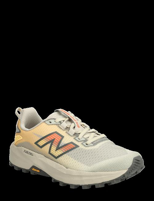 New Balance | New Balance Rebel Trail | 35