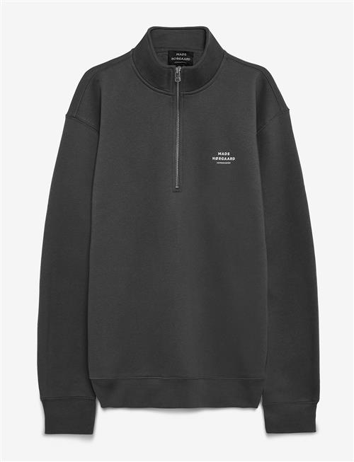 Mads Nørgaard | Standard Half Zip Logo Sweat | XXL