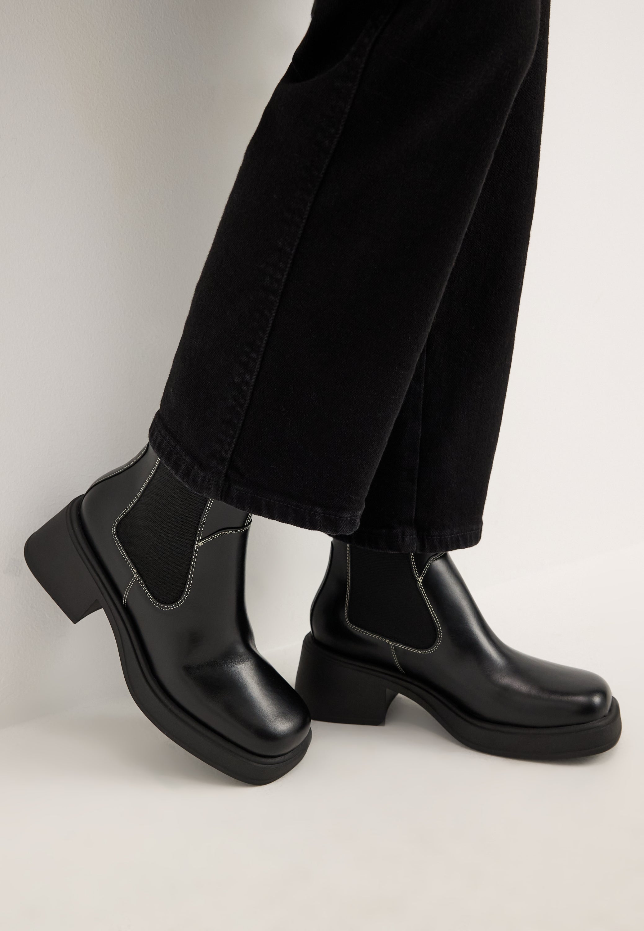 VAGABOND SHOEMAKERS Dorah Leather Boot