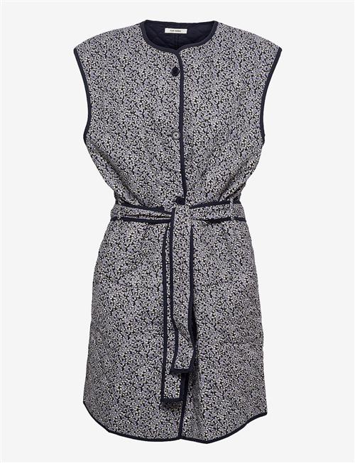 nué notes | Ozzie Vest | 38