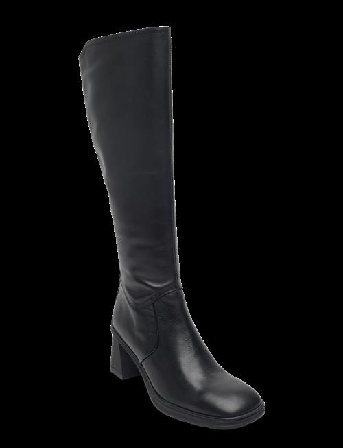 VAGABOND | Janine | 38