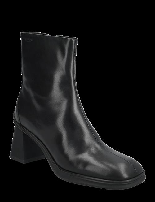 VAGABOND | Janine | 38