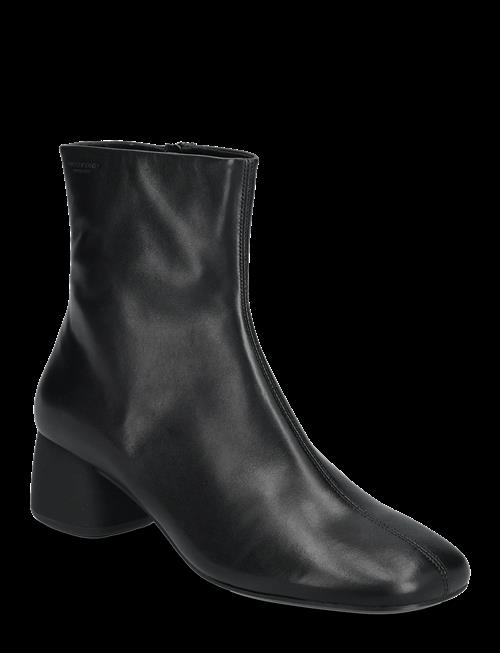 VAGABOND | Livia | 37