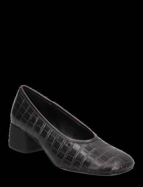 VAGABOND | Livia | 39