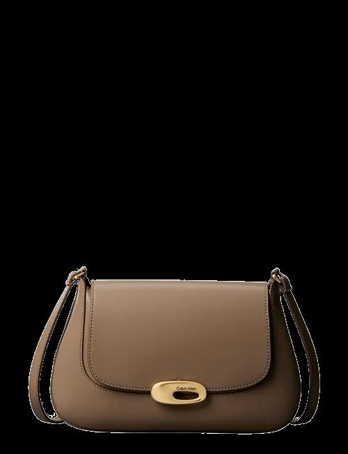 Calvin Klein | Hardware Flap Medium Crossbody | ONE SIZE