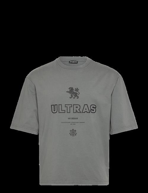 HAN Kjøbenhavn | Ultras Oversized Tee | M