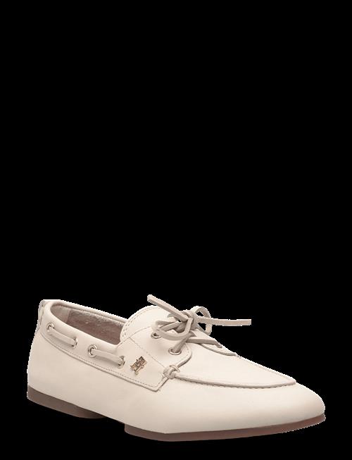 Tommy Hilfiger | Th Sleek Leather Boat Shoe | 41