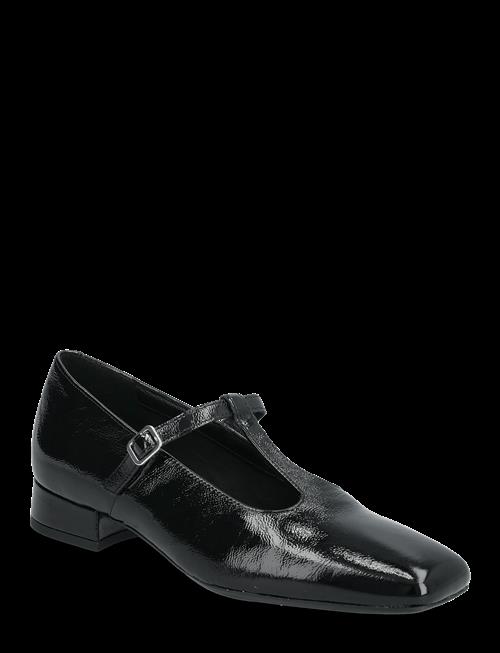 VAGABOND | Debbi | 39