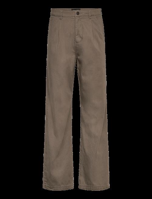 Lyle & Scott | Enzyme Wash Pleated Trouser | 36 x 30