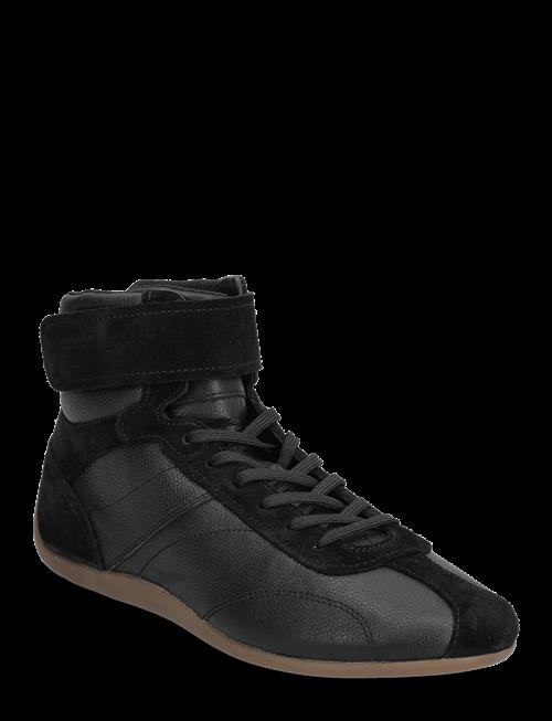 VAGABOND | Hollie | 39