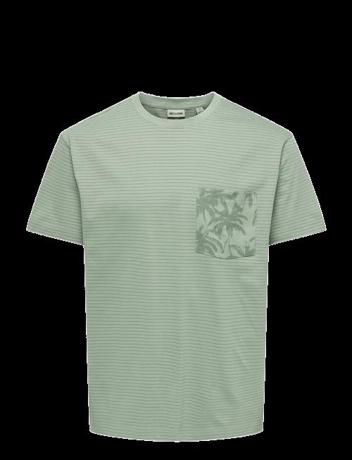 ONLY & SONS | Onsfred Stripe Life Rlx Leaf Ss Pckt Tee | XXL