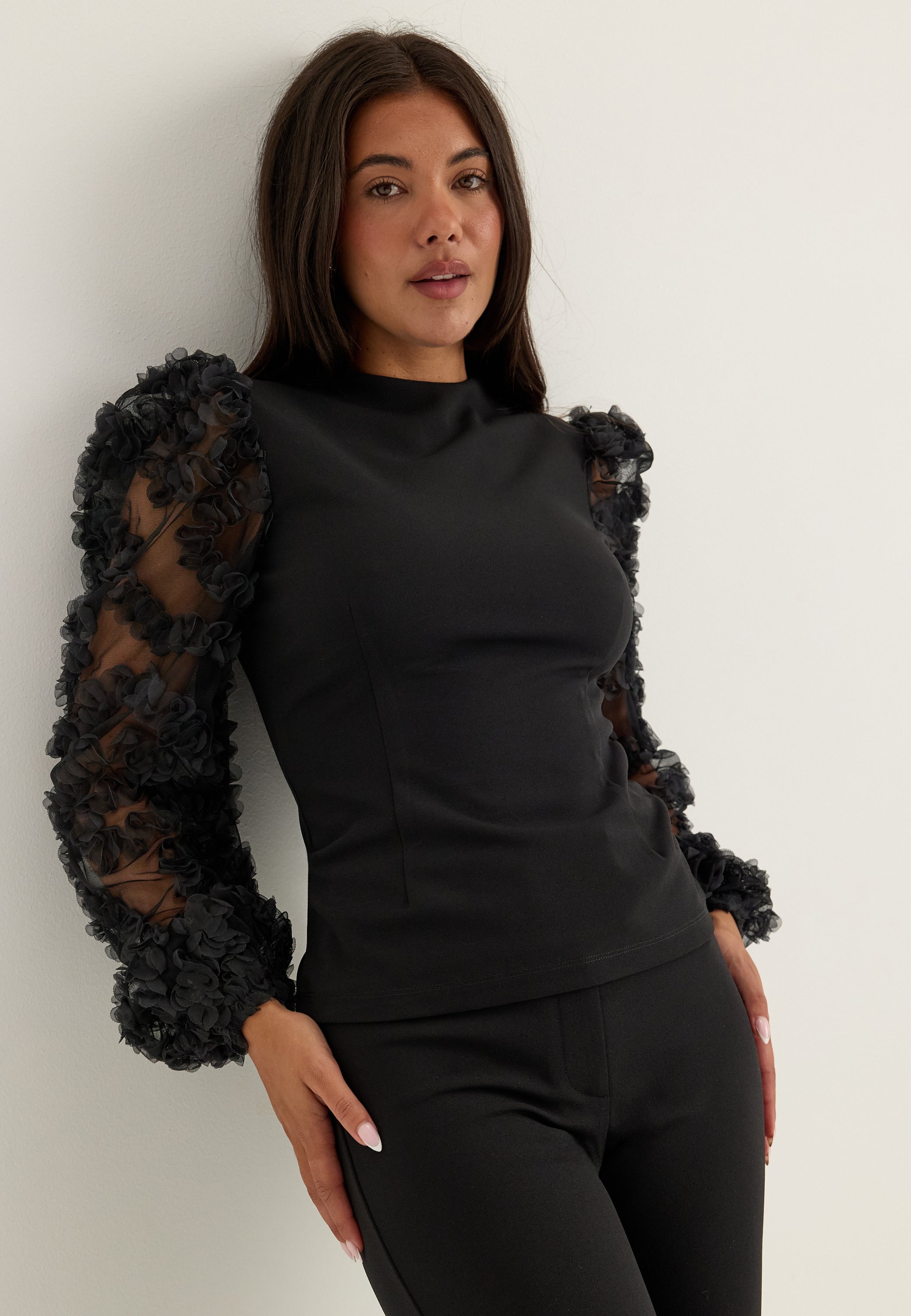BUBBLEROOM 3D Floral Sleeve Top