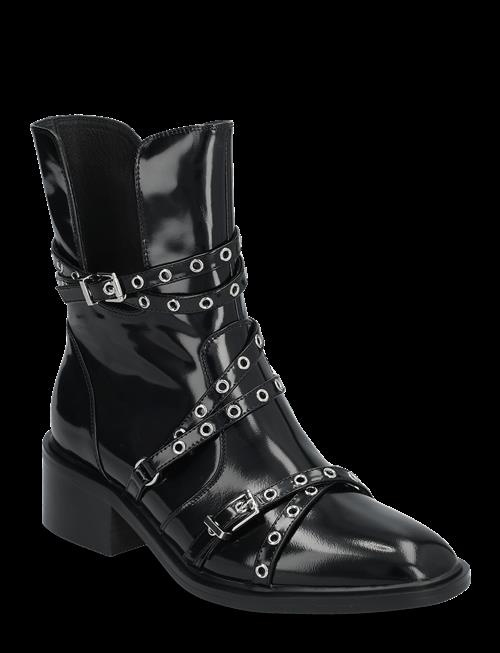 Sofie Schnoor | Andreasw Boot | 39
