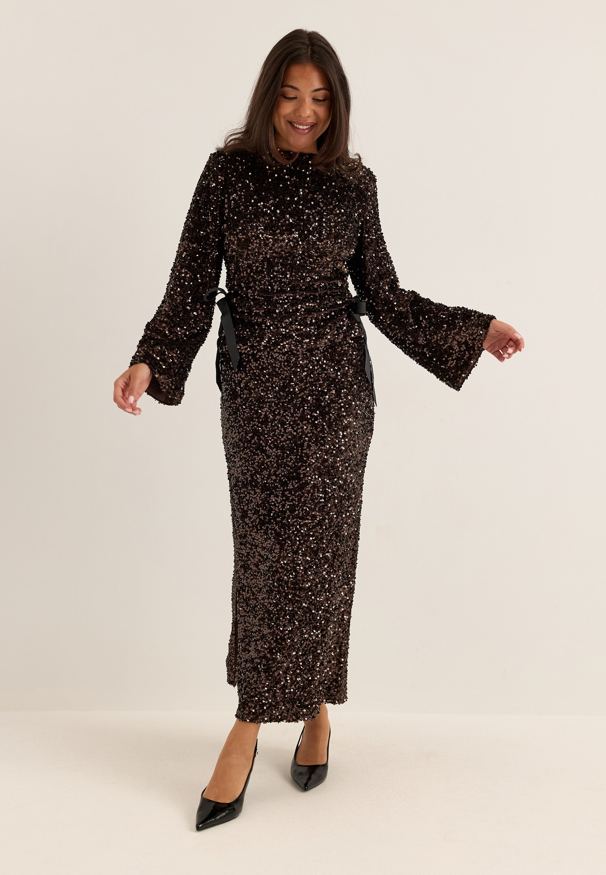 BUBBLEROOM OCCASION Side Slit Sequin Top