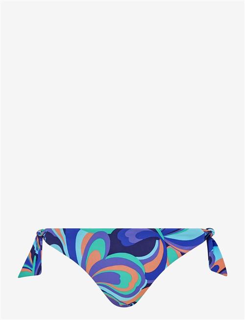 Chantelle Beach | Vita Brief | 36