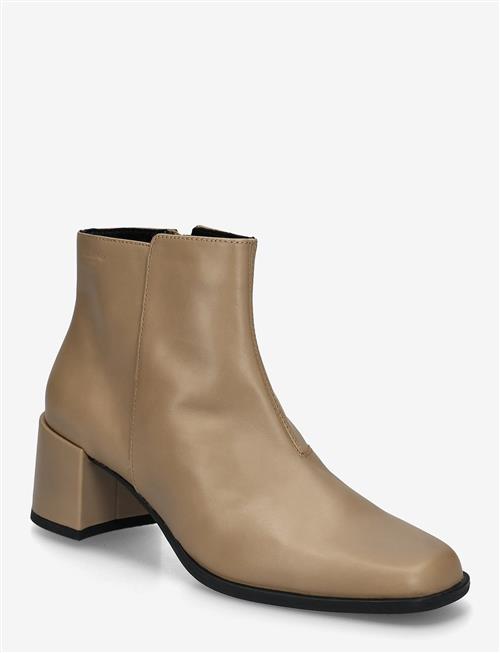 VAGABOND | Stina | 38