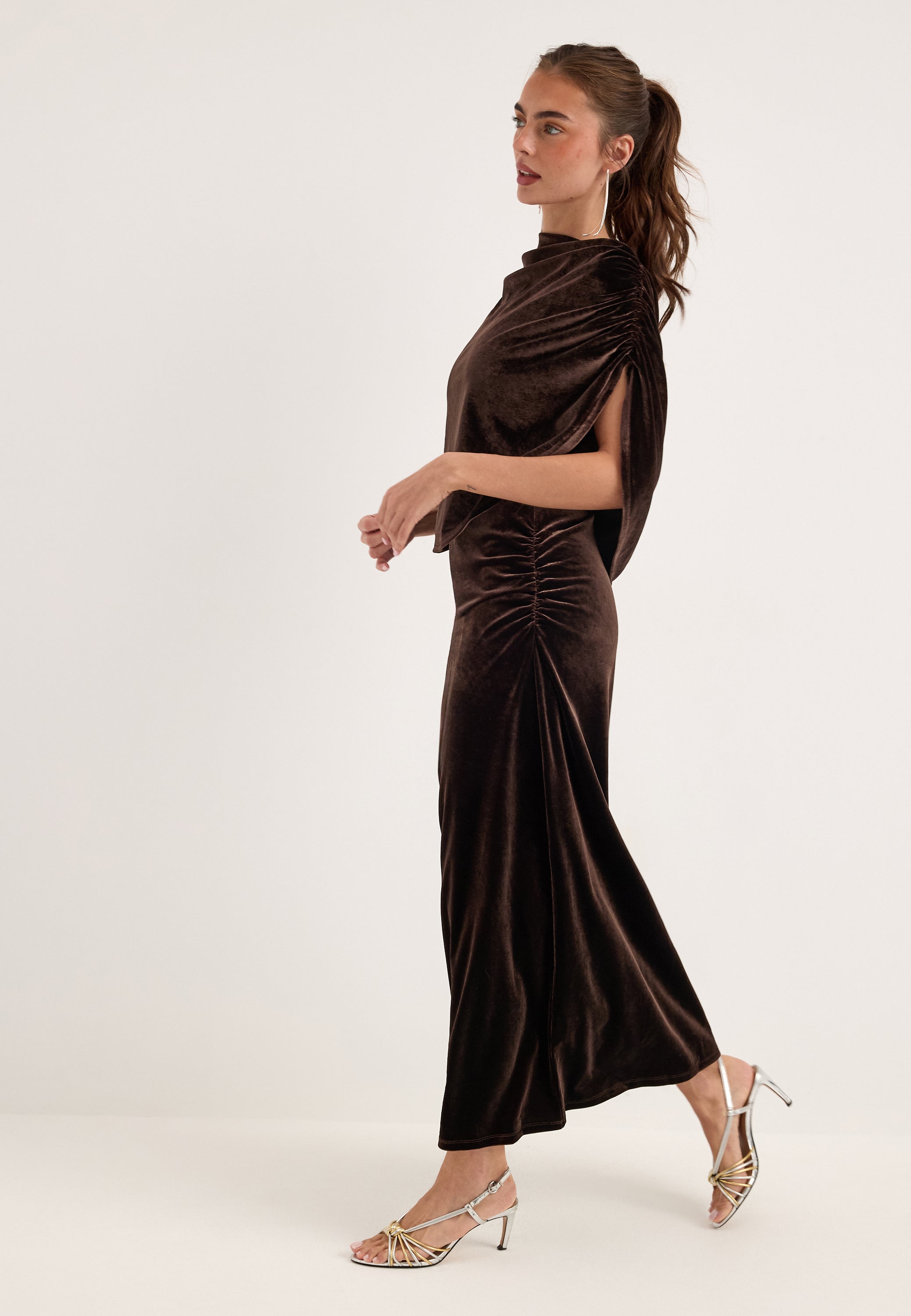 BUBBLEROOM OCCASION Cape Velvet Ankle Dress