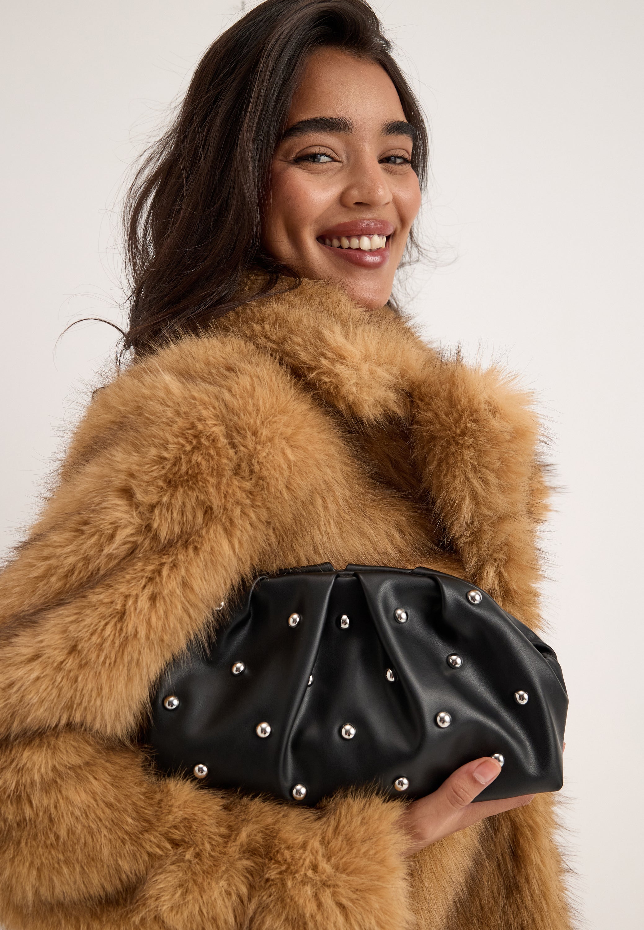 BUBBLEROOM Gathered Stud Clutch